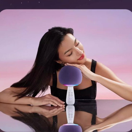 A mostrar a imagem para Microfone de karaoke integrado ao sistema de alto-falantes da série SingBar Little Giant Egg G2 Planet, para entretenimento doméstico e karaokê familiar. ImagemMicrofone de karaoke integrado ao sistema de alto-falantes da série SingBar Little Giant Egg G2 Planet, para entretenimento doméstico e karaokê familiar.
